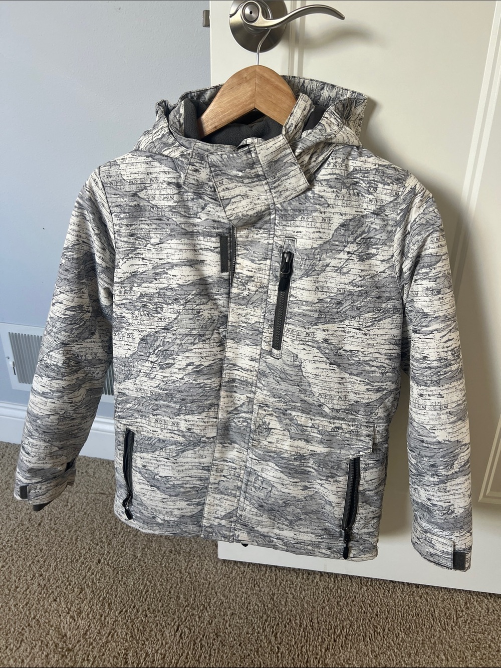 Kids' Hooded Ski Jacket in Gray-White Pattern